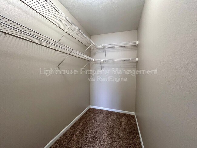 Building Photo - 585 W Randall St