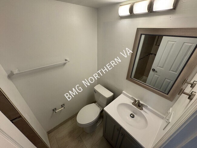 Building Photo - 7343 Rokeby Dr