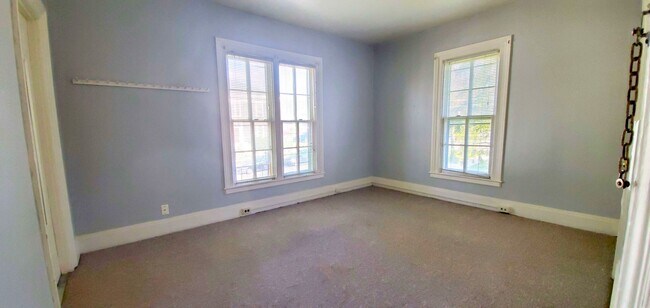 Building Photo - 411 N State St