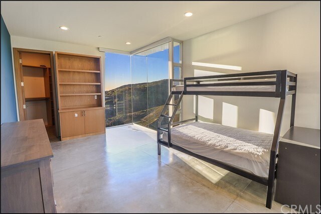 Building Photo - 1330 Coronado Dr