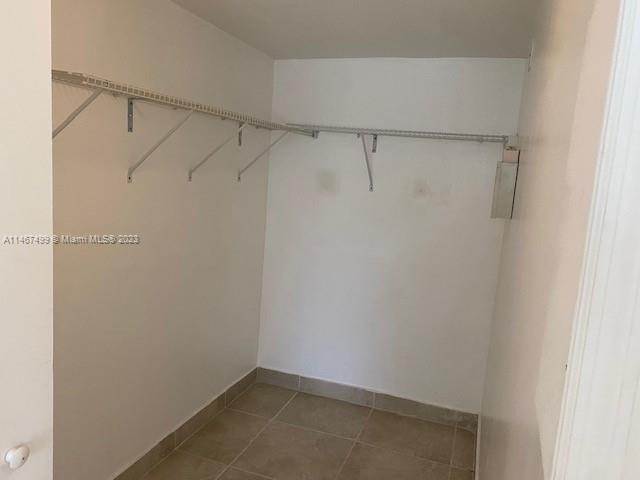 Building Photo - 1300 SE 29th St