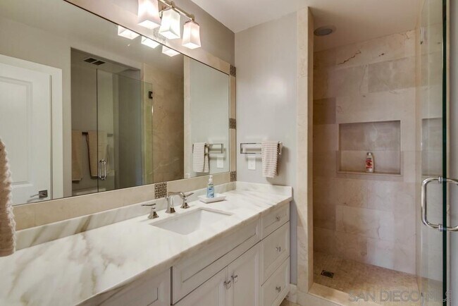 Building Photo - 657 Westbourne St