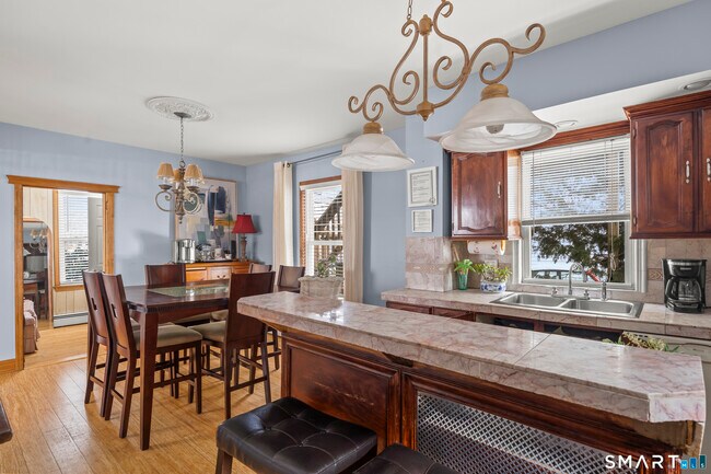 Building Photo - 94 Neptune Ave