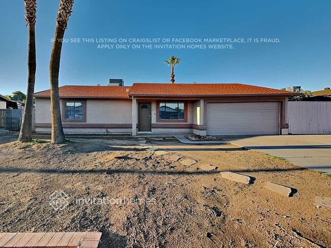 Building Photo - 687 E Del Rio St