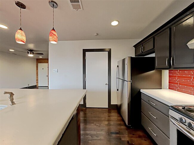 Building Photo - 2307 Cardinal Ln
