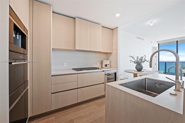 Building Photo - 900 N Ocean Blvd