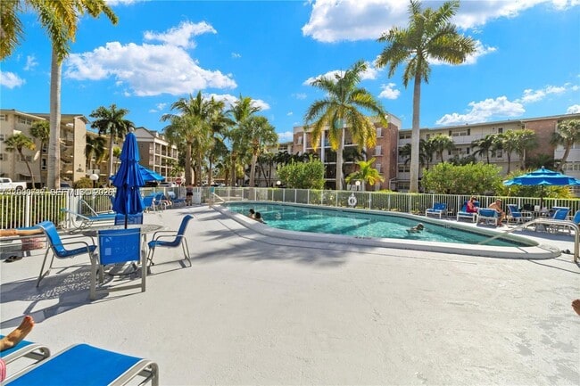 Building Photo - 455 Paradise Isle Blvd