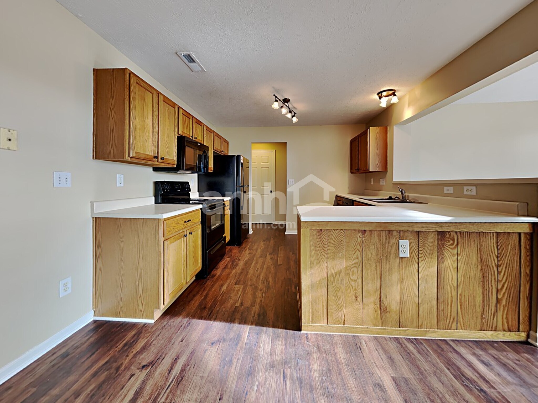 Building Photo - 515 Indian Lake Dr