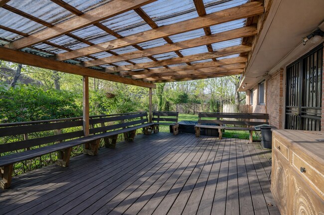 Building Photo - $500-off First Month Rent! 3 Bedroom 2 bathroom home in East Memphis!