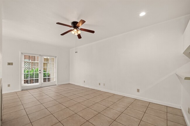 Building Photo - 2121 El Paseo St