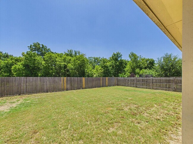 Building Photo - 607 Luna Vista Dr