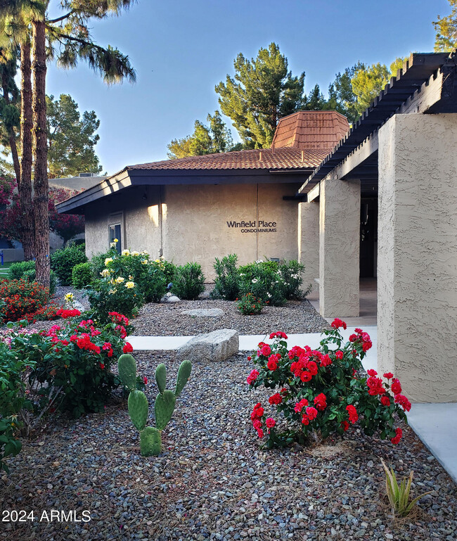 Building Photo - 7436 E Chaparral Rd