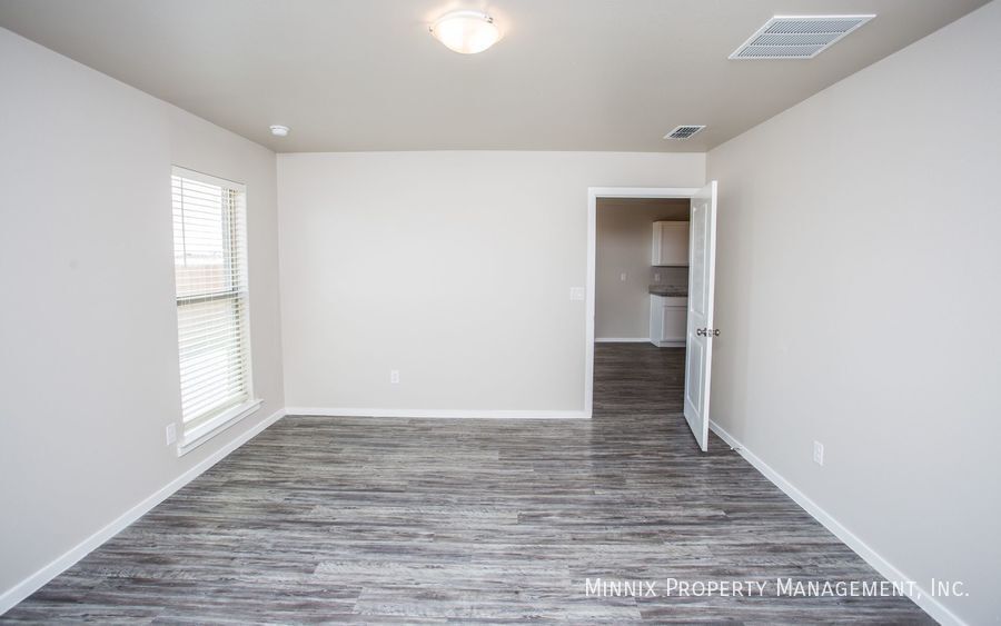 Building Photo - 921 Tulane St