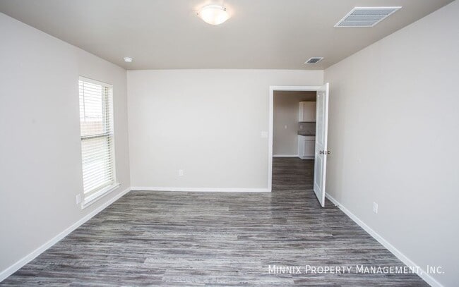 Building Photo - 921 Tulane St