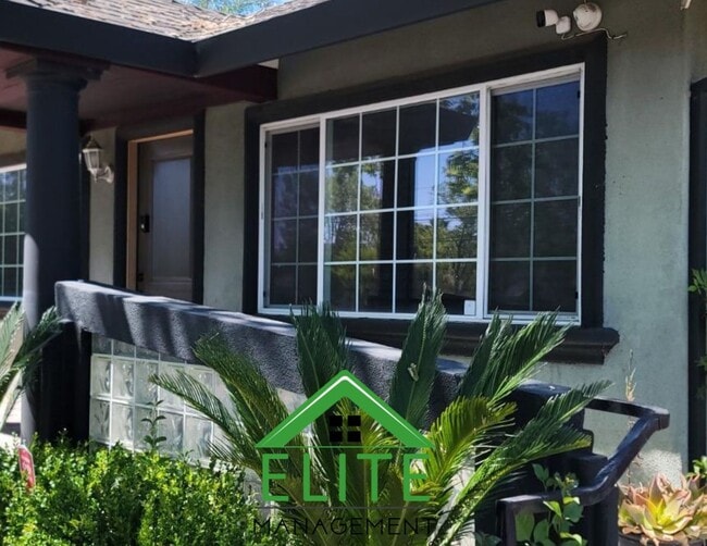 Building Photo - Beautiful 3-bedroom & 3 bathroom Home