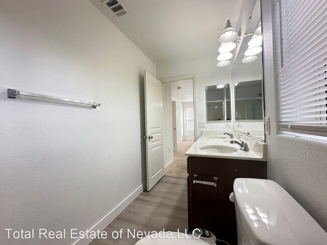 Building Photo - 3 br, 2.5 bath House - 4859 Golden Shimmer...