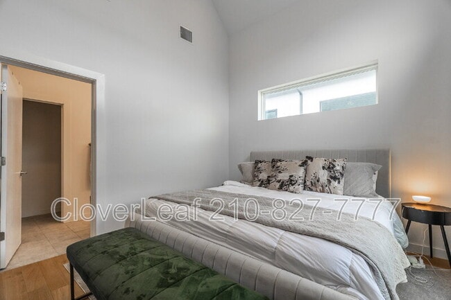 Building Photo - 102 Tendick St