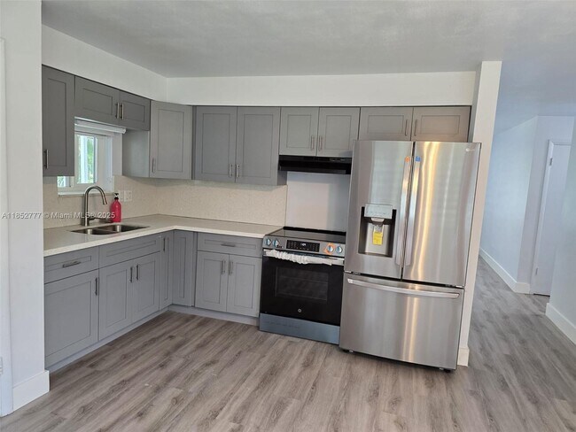 Building Photo - 5189 SW 95th Ave