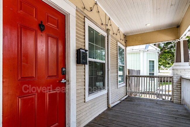 Building Photo - 218 Cadwallader St