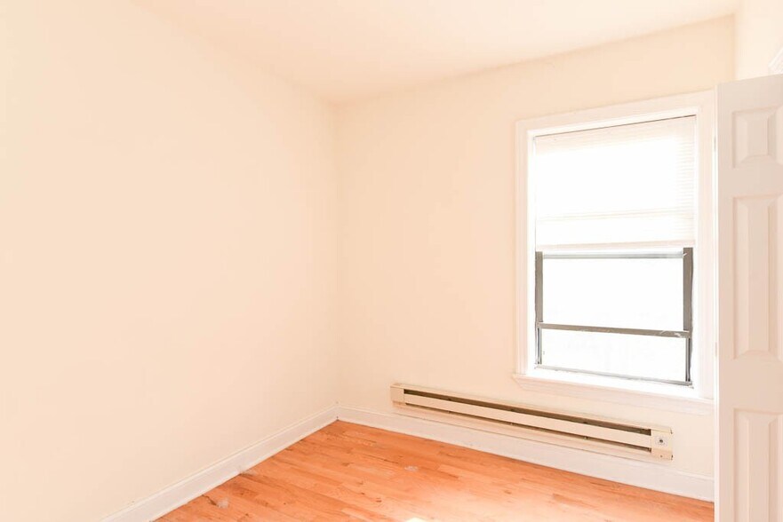 Building Photo - 3832 N Fremont St