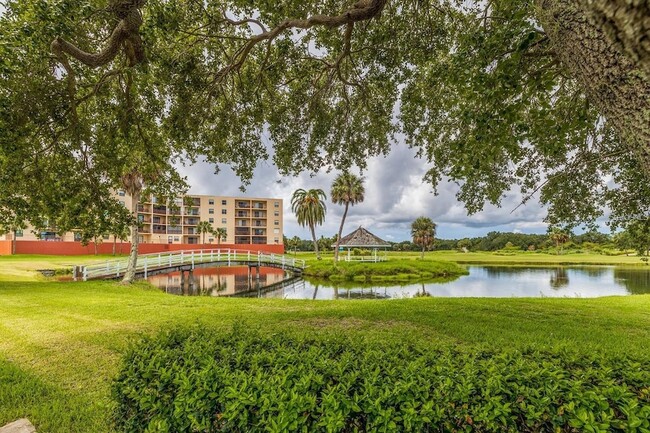 Building Photo - 2320 Terra Ceia Bay Blvd