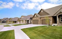 Building Photo - 2020 NW Sharmin Dr