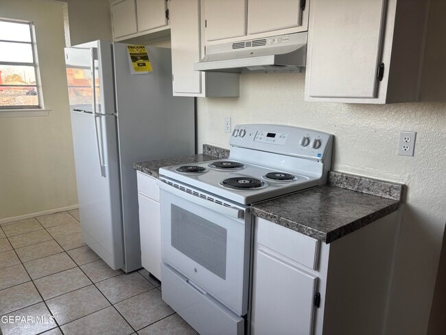 Building Photo - 3558 E Glen Dr