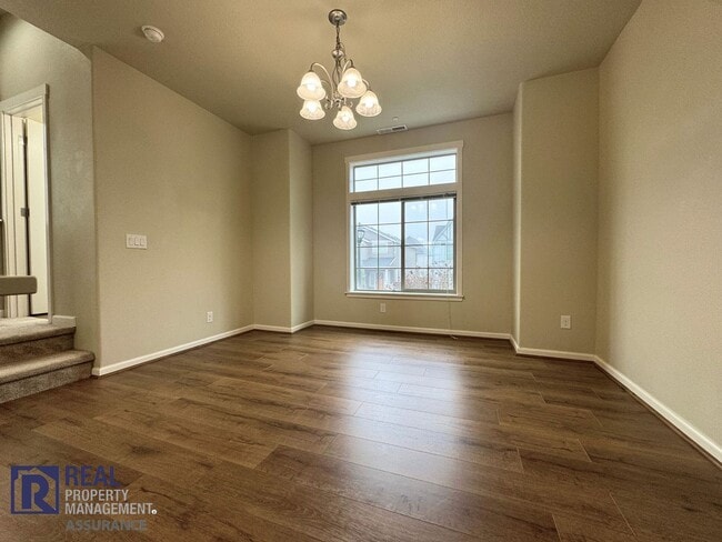 Building Photo - Spacious, well-designed Townhome in the River Terrace community!!