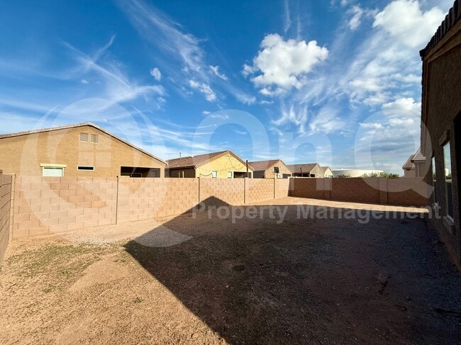 Building Photo - 10305 N Arroyo Lupine Way
