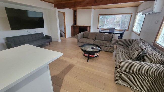 Building Photo - Move-In Ready 3-Bedroom, 2-Bath Home with Garage & Outdoor Charm