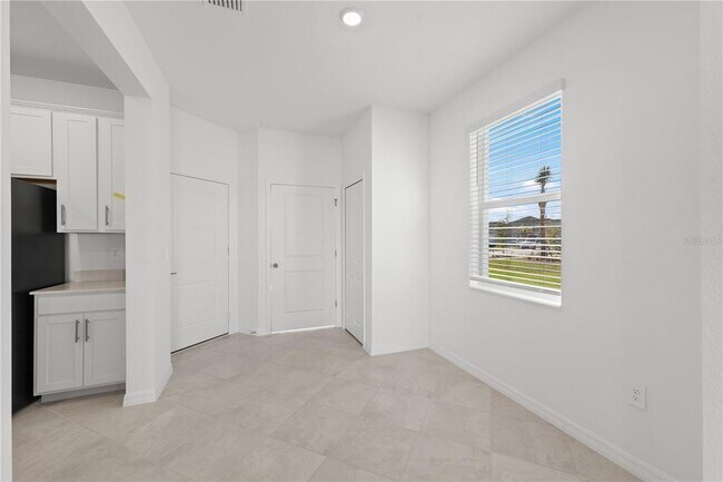Building Photo - 14975 White Pearl Rd