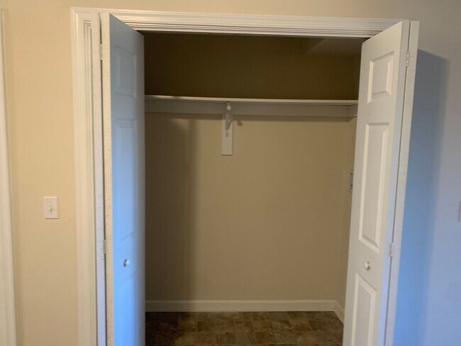 Building Photo - 3 Bedroom 1.5 Bathroom's
