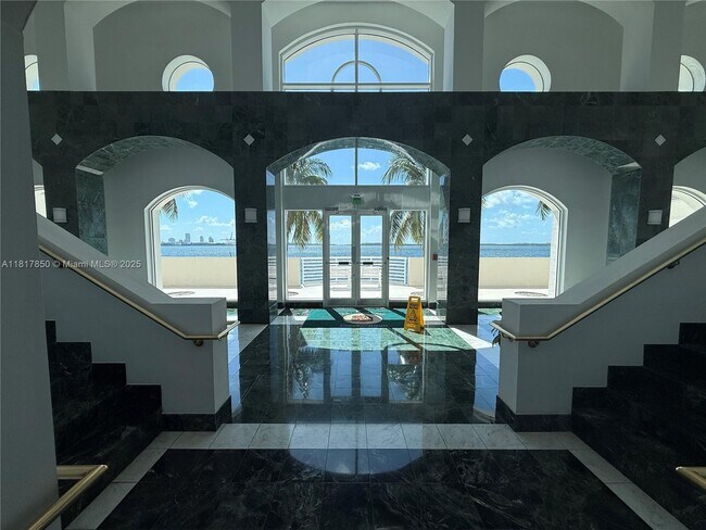 Building Photo - 800 Claughton Island Dr