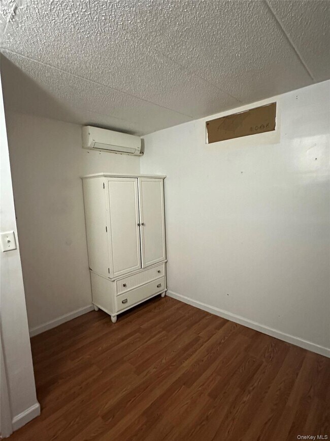 Building Photo - 42-42 Union St