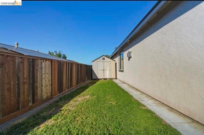 Building Photo - 3042 Barranca Dr