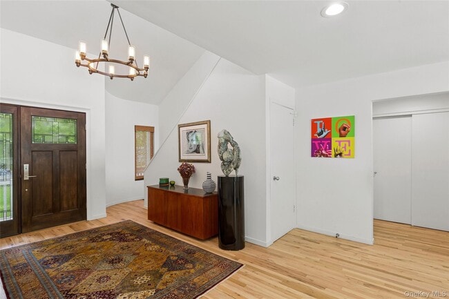 Building Photo - 18 Quail Run