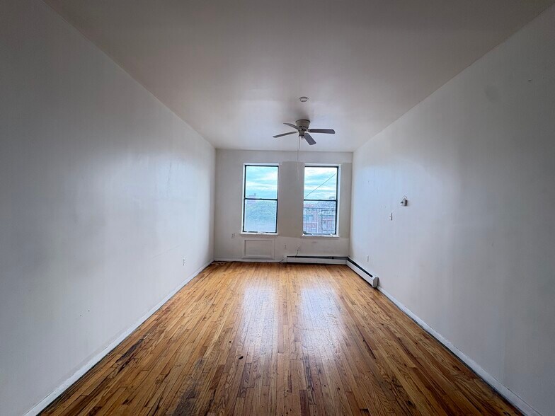 Building Photo - 72 Brinkerhoff St