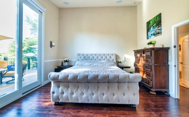 Building Photo - 3293 Woedee Dr