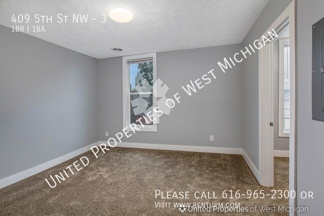 Building Photo - Available Now | 1 Bedroom 1 Bathroom Apart...