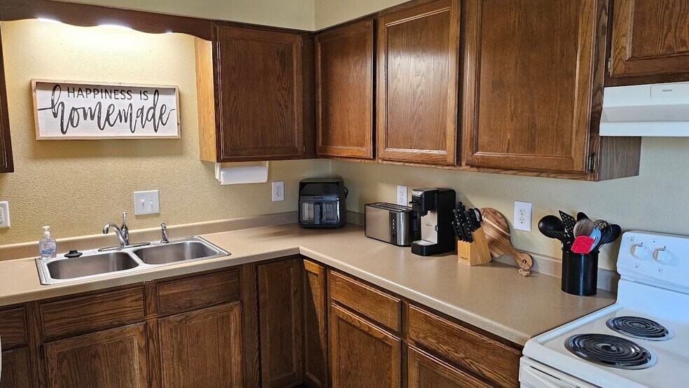 Building Photo - 1908 Refset Dr