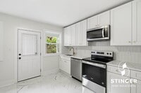 Building Photo - 928 9th St