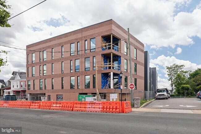 Building Photo - 6910 Ridge Ave