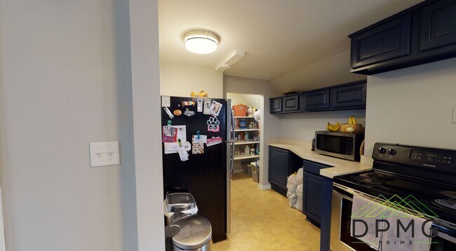 Building Photo - 132 S Clemens Ave