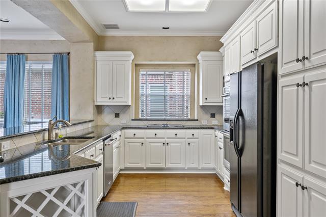 Building Photo - 3705 Country Oak Ct