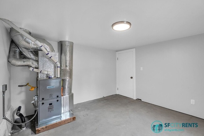 Building Photo - Sunnyside: Newly Renovated Single Family H...