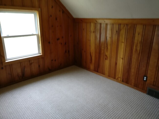 Building Photo - 4-Bedroom Home for Rent Summer 2026