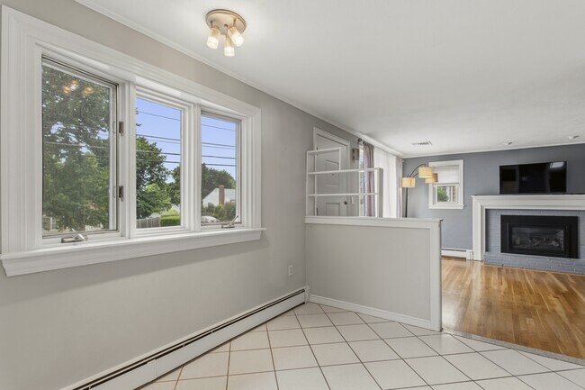 Building Photo - 1364 Trapelo Rd