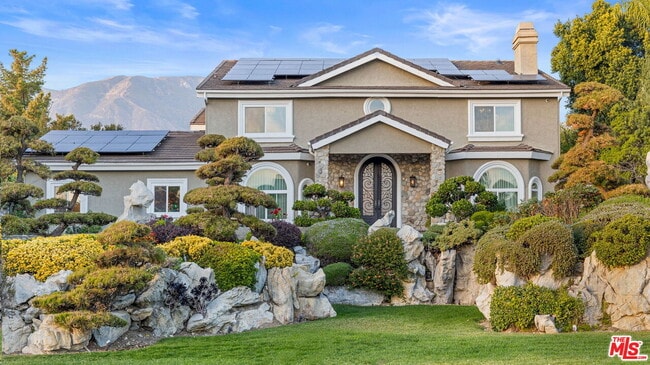 Building Photo - 1047 E Pomello Dr