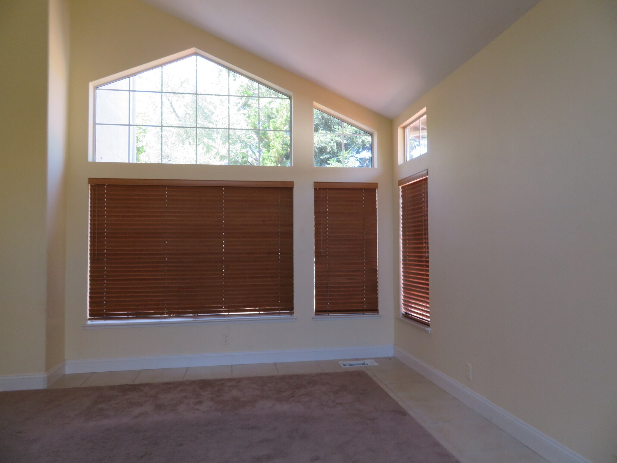 Building Photo - 3212 Bear Creek Dr