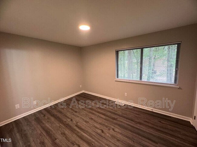 Building Photo - 1222 Teakwood Pl